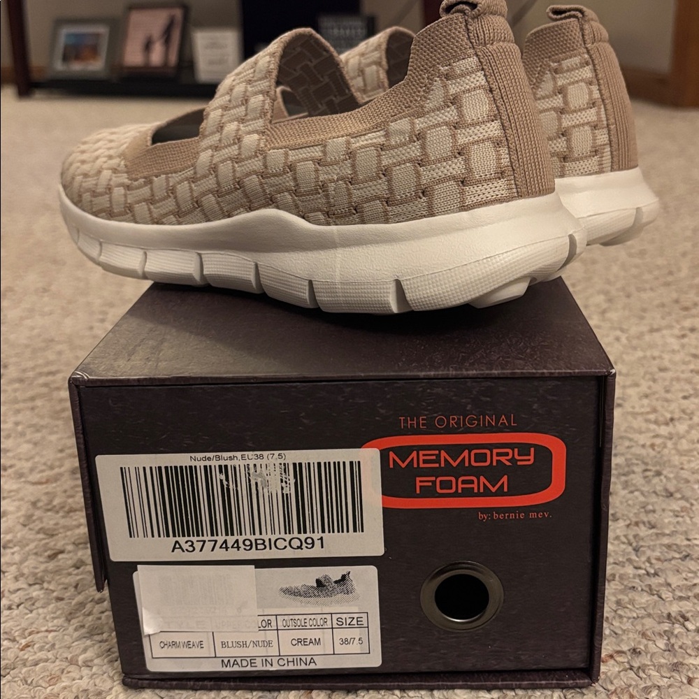 bernie mev. Cream & tan, woven flats. Memory foam. New in box. - Picture 6 of 6